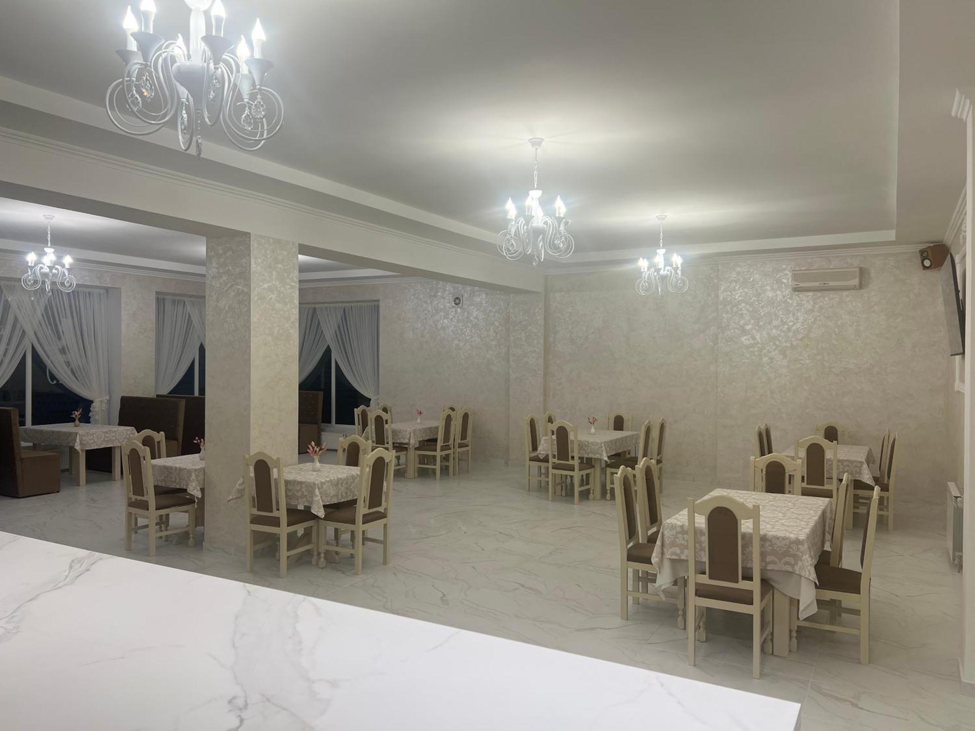 Grand Hotel Mohyliv-Podilskyi Exterior foto